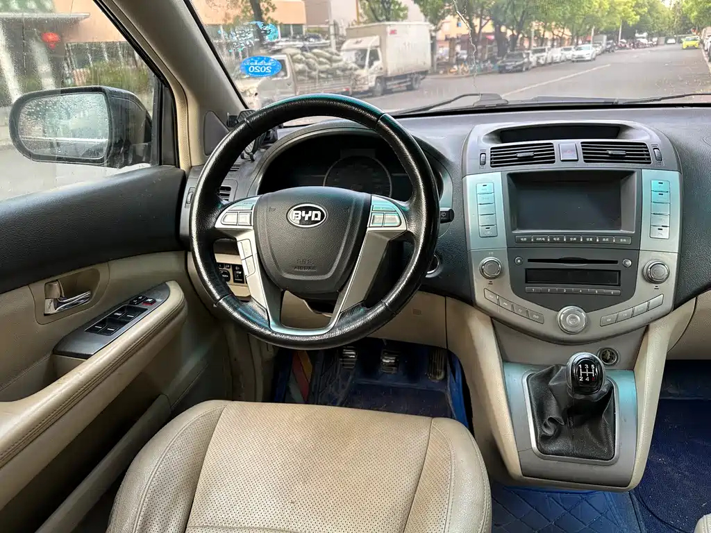 BYD S6 2012