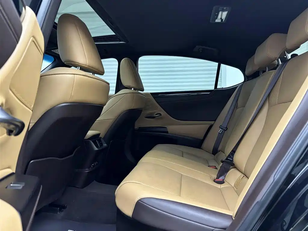 LEXUS ES 2021