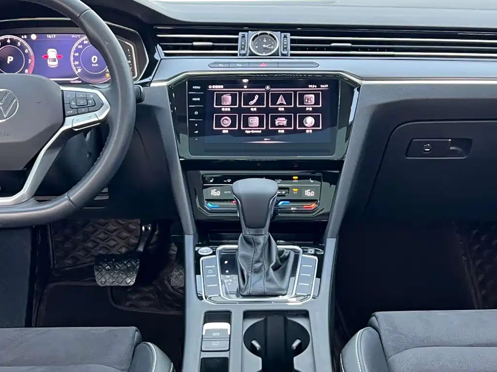VOLKSWAGEN MAGOTAN 2022