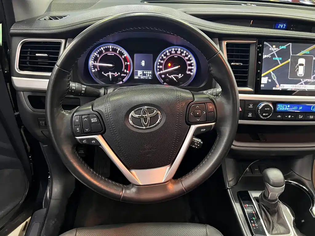 TOYOTA HIGHLANDER 2016