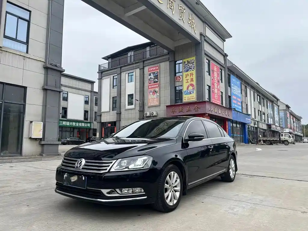 VOLKSWAGEN MAGOTAN 2016