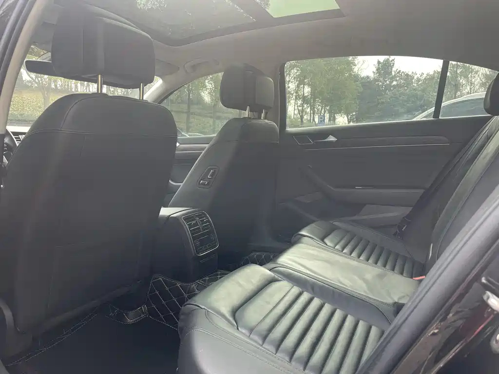 VOLKSWAGEN MAGOTAN 2020