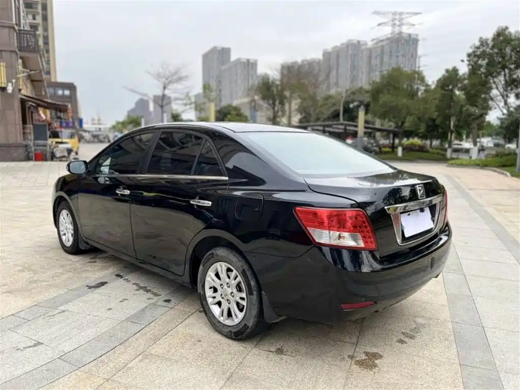 ZOTYE Z300 2013