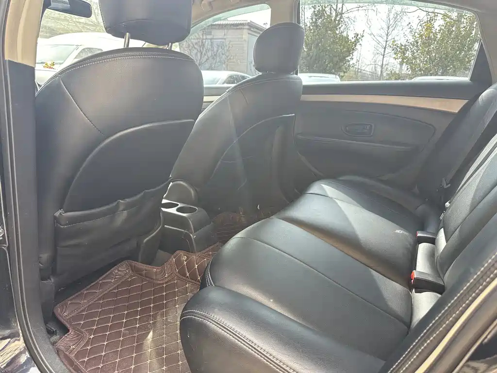 NISSAN SYLPHY 2016