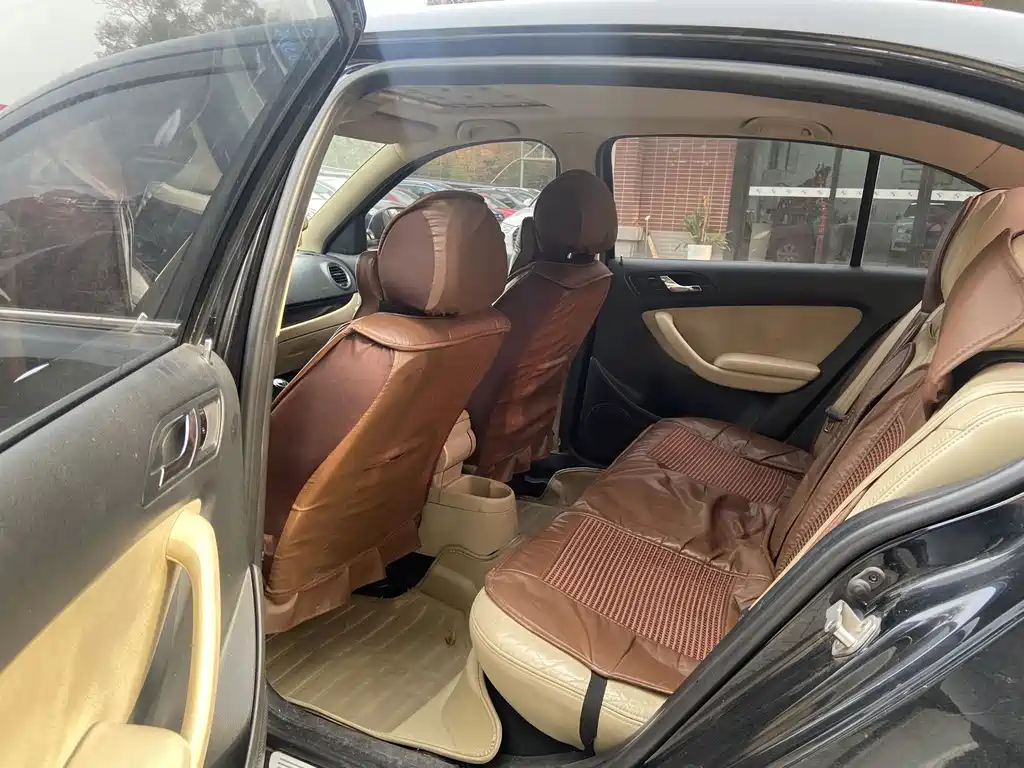 VOLKSWAGEN LAVIDA 2011