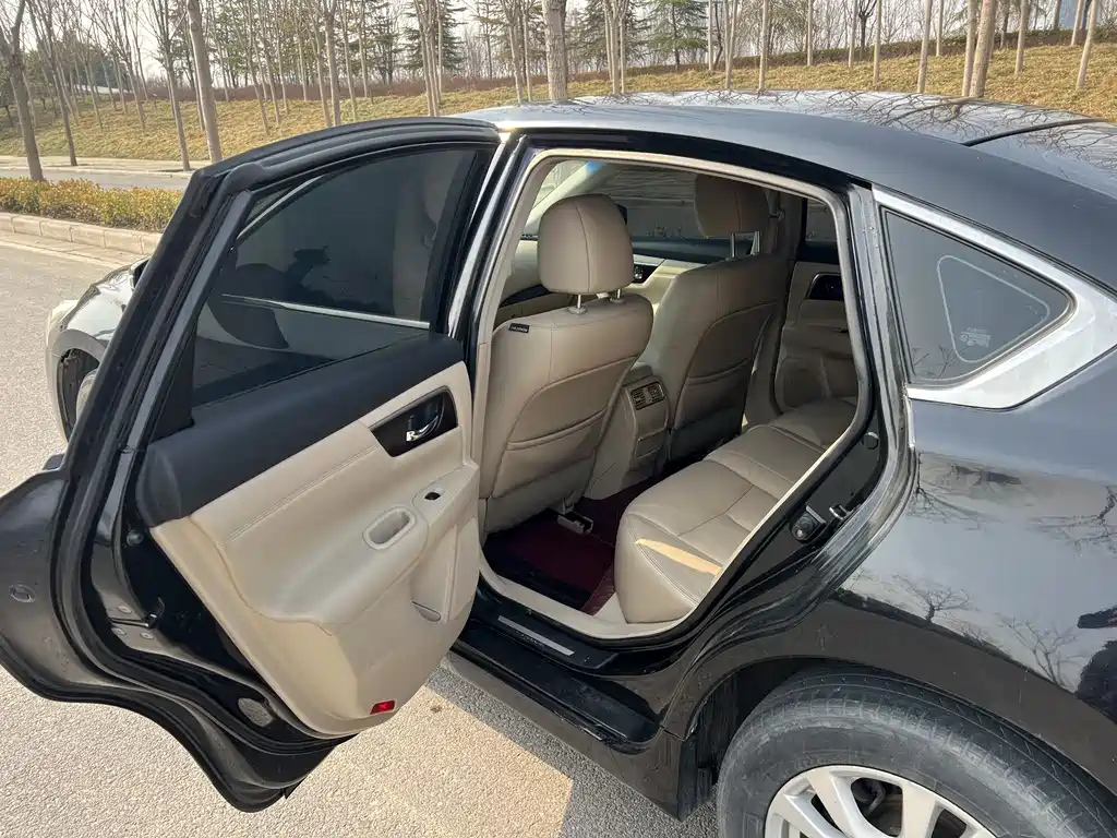 NISSAN TEANA 2013