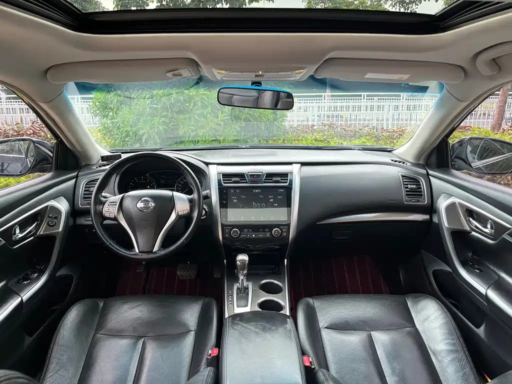 NISSAN TEANA 2015