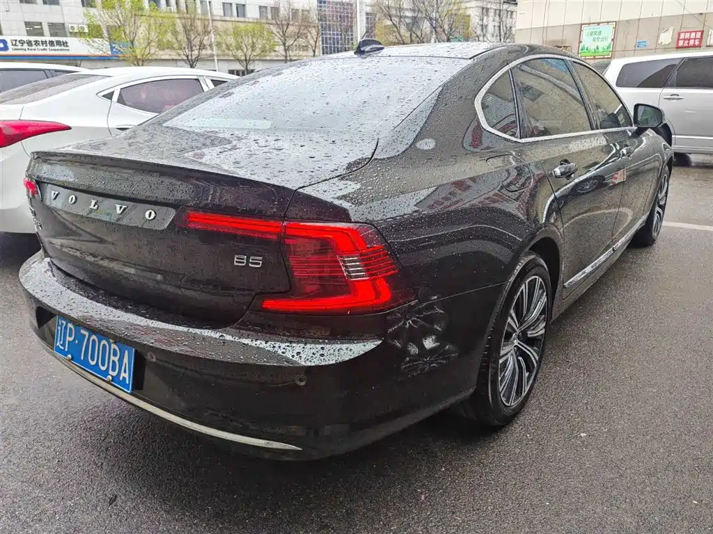 VOLVO S90 2022