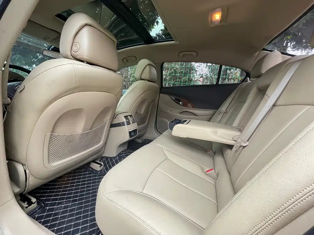 BUICK LACROSSE 2011