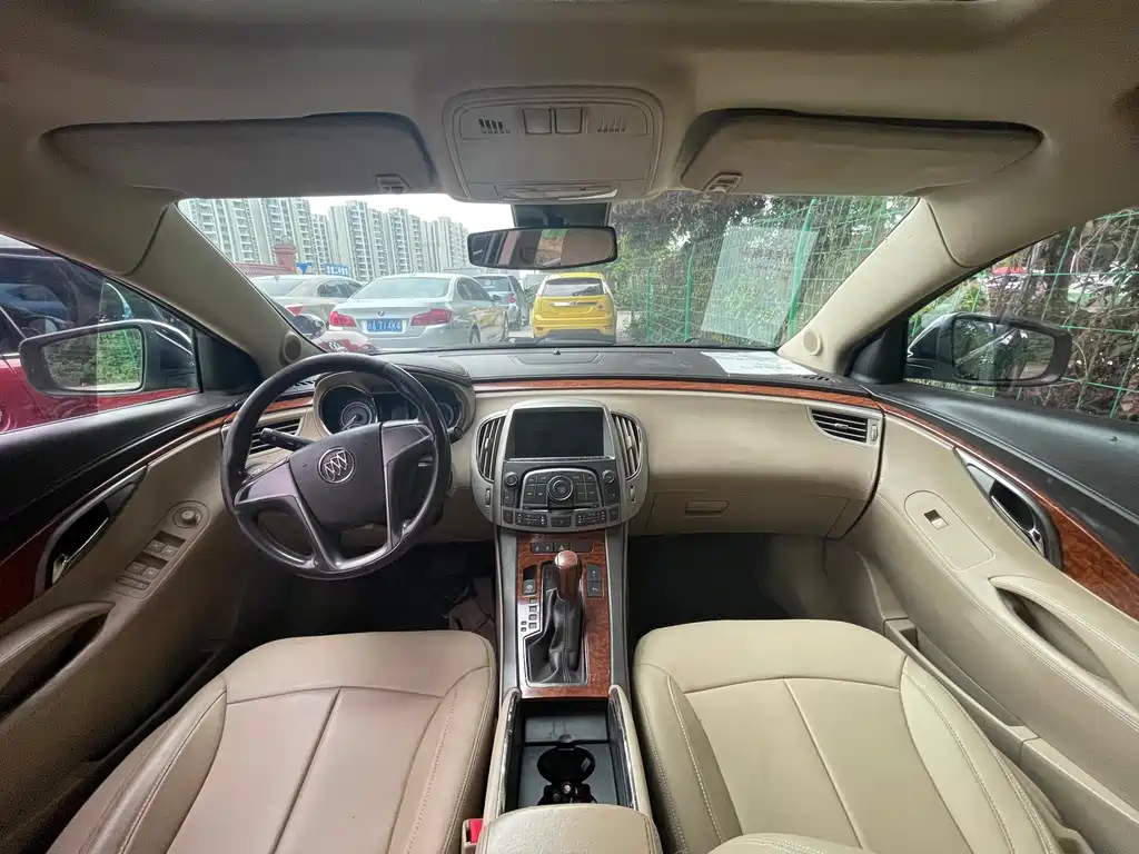 BUICK LACROSSE 2011