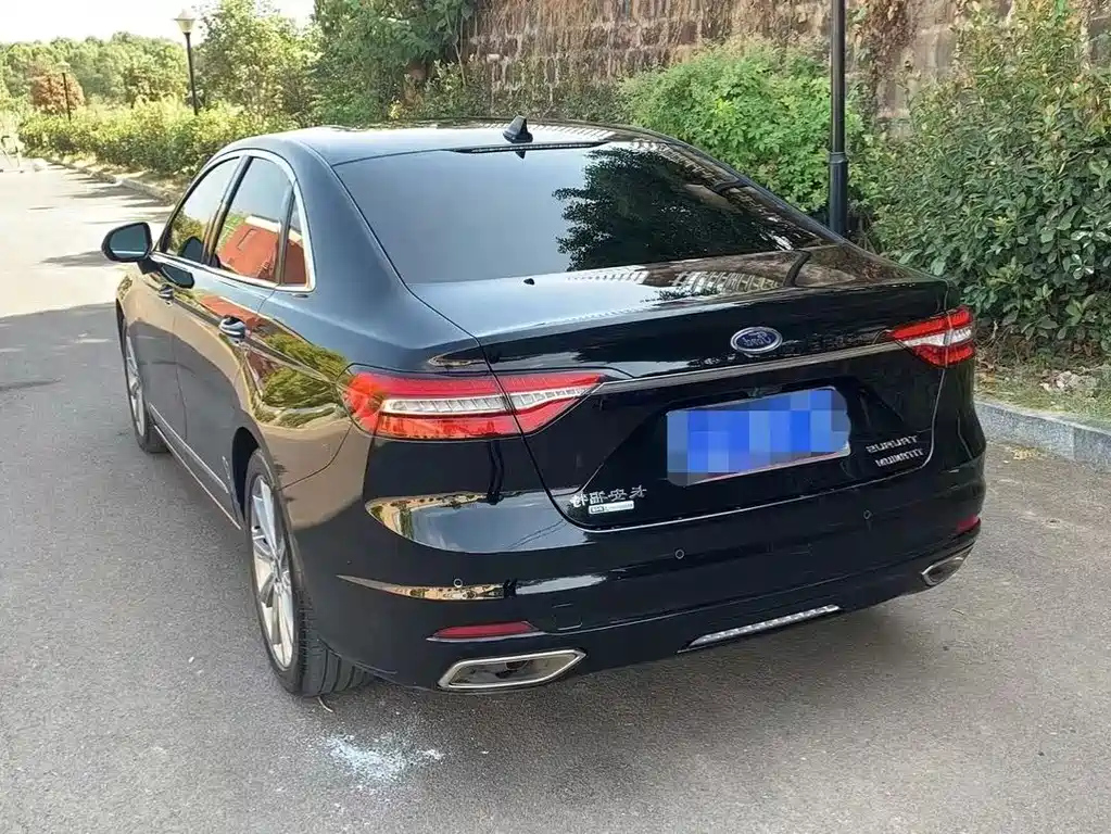 FORD TAURUS 2022