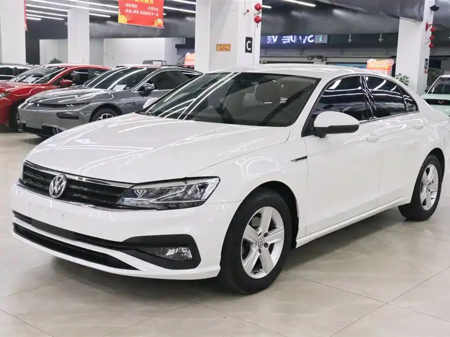 VOLKSWAGEN LAMANDO 2019