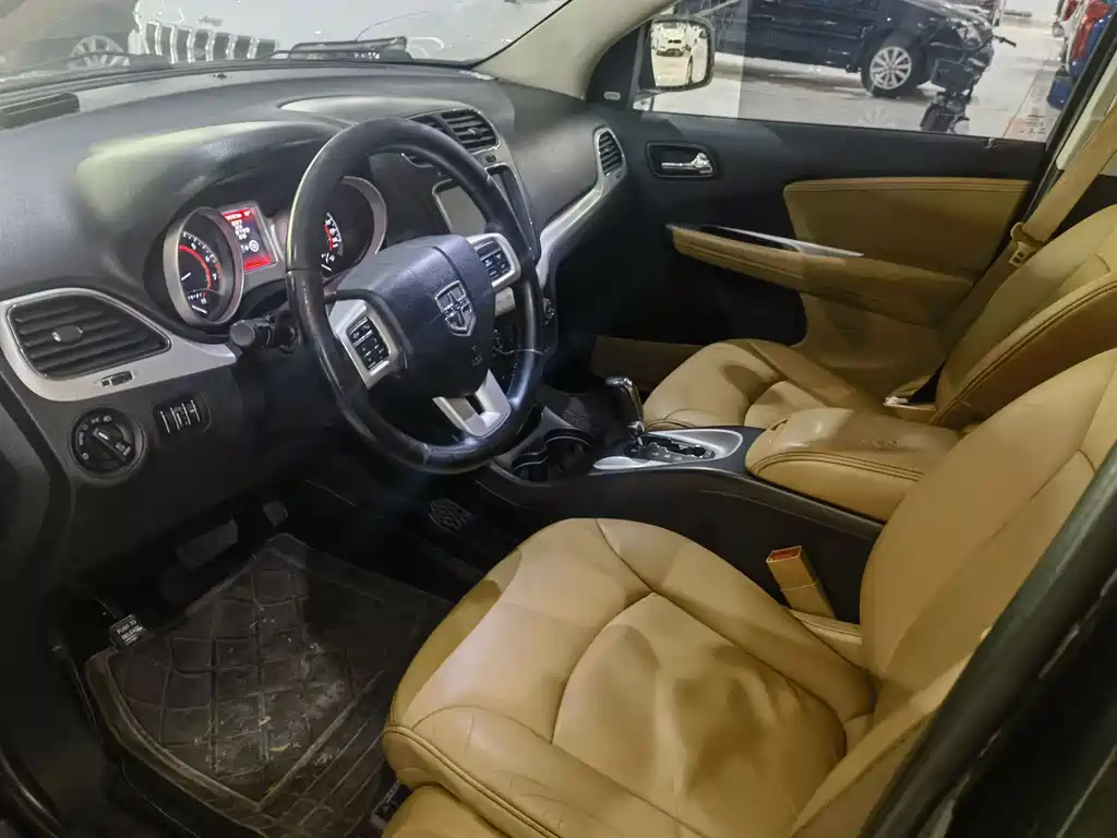 DODGE JCUV 2014