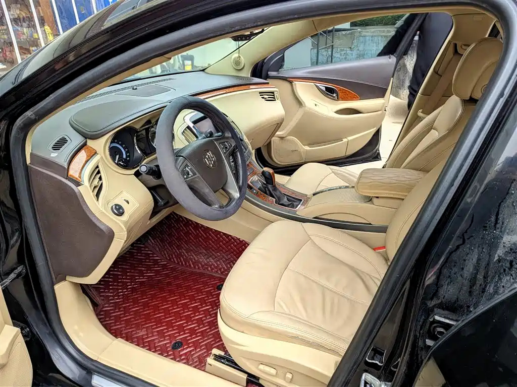 BUICK LACROSSE 2012