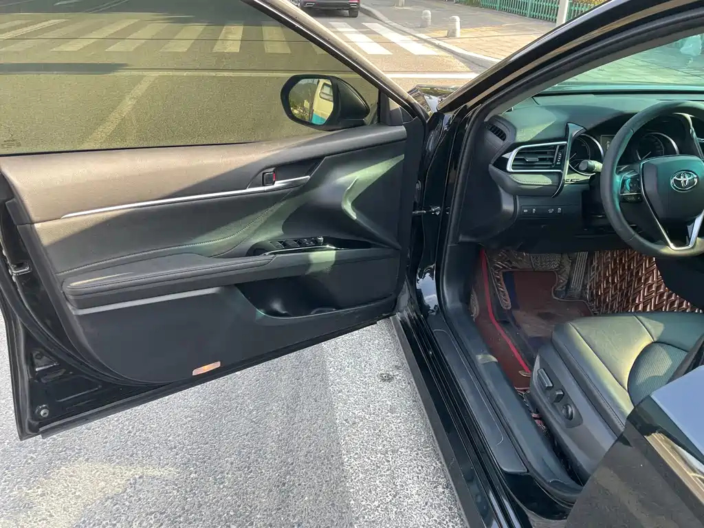 TOYOTA CAMRY 2022