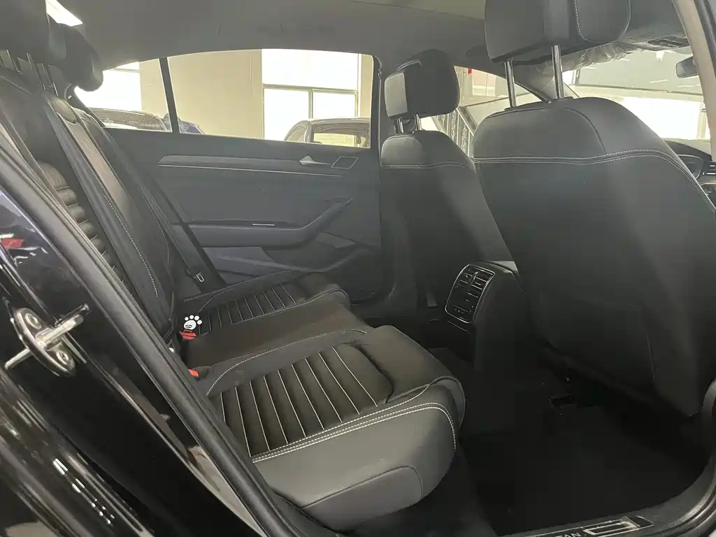 VOLKSWAGEN MAGOTAN 2022