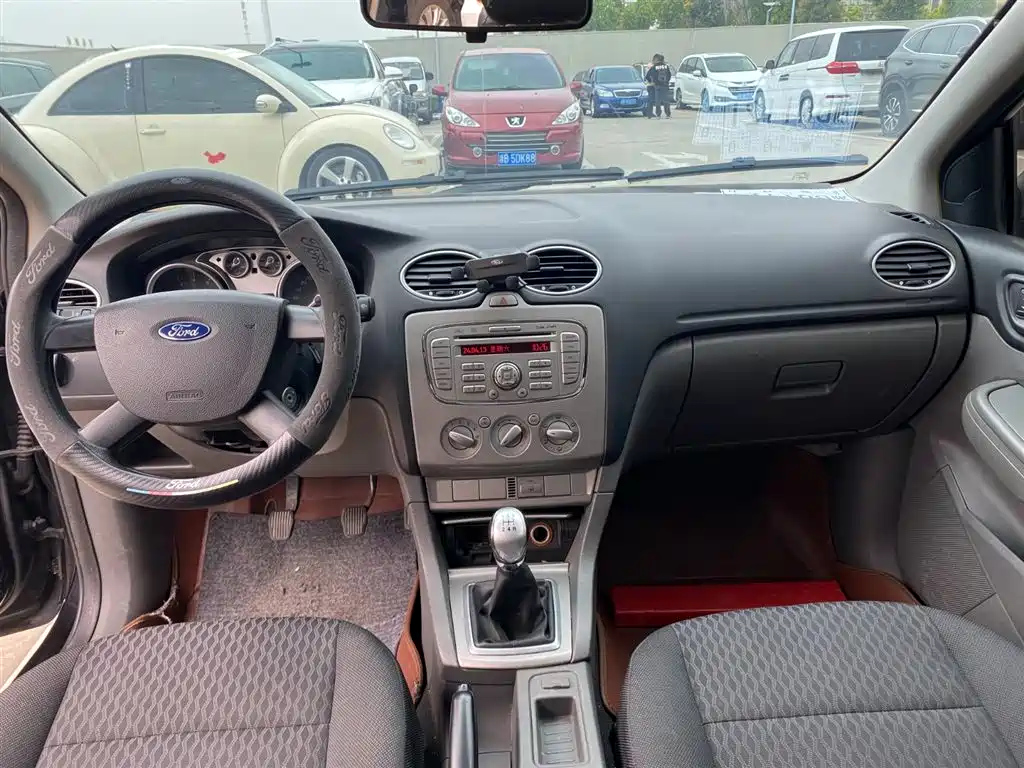 FORD FOCUS 2012