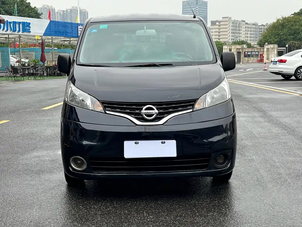 NISSAN NV200 2013