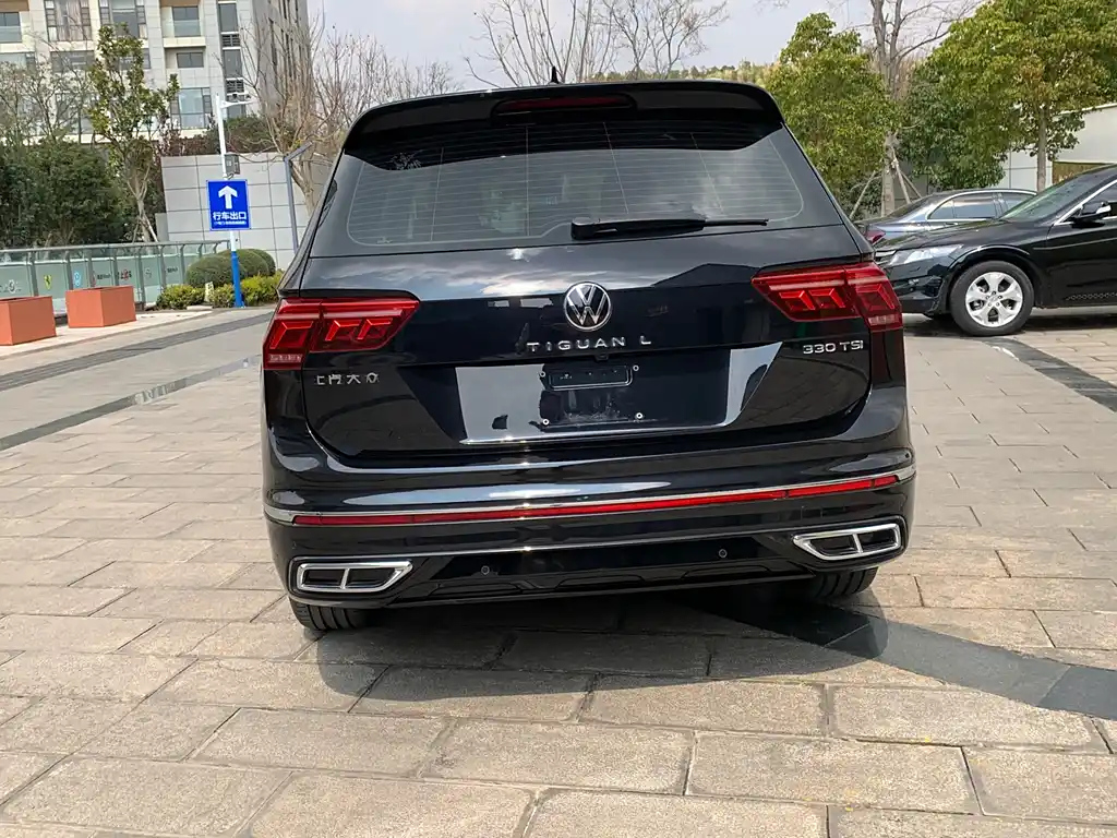 VOLKSWAGEN TIGUAN L 2022