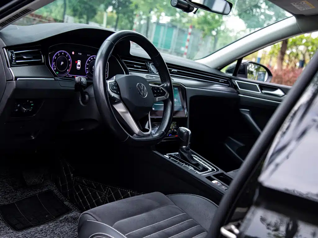 VOLKSWAGEN MAGOTAN 2020