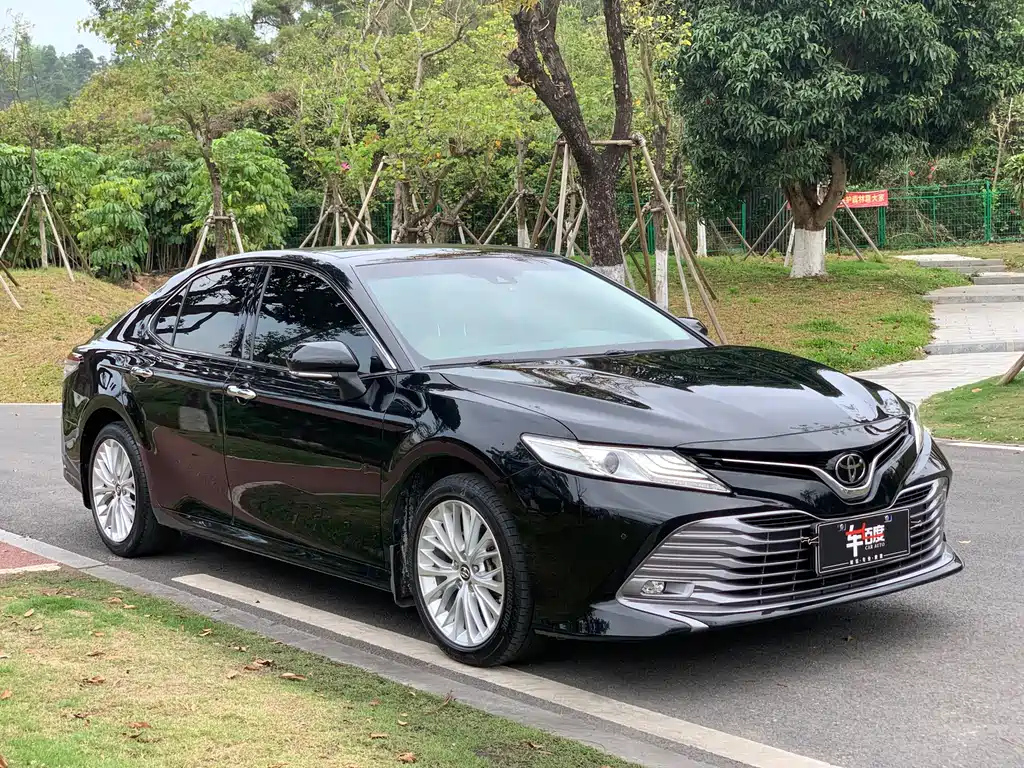 TOYOTA CAMRY 2019