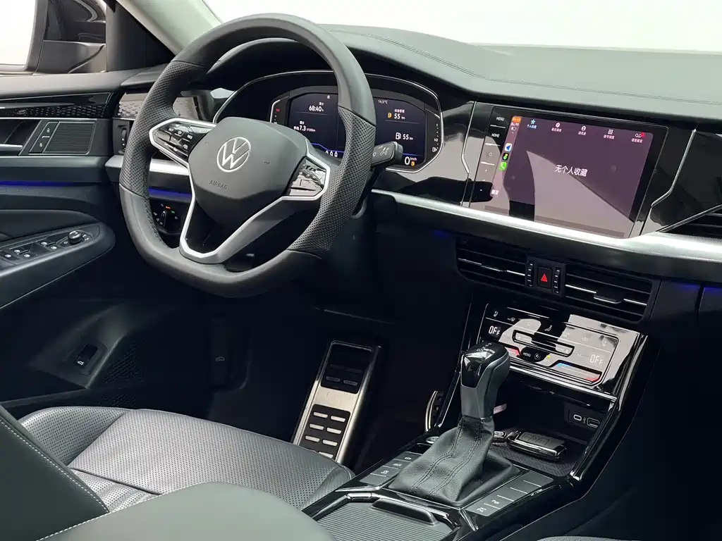 VOLKSWAGEN PASSAT 2023
