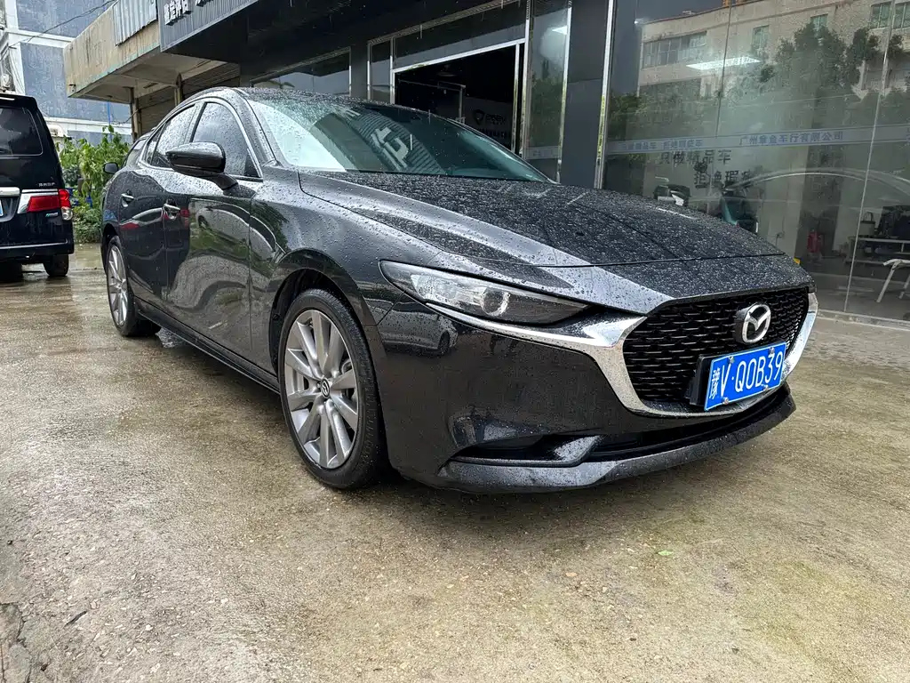 MAZDA 3 AXELA 2022