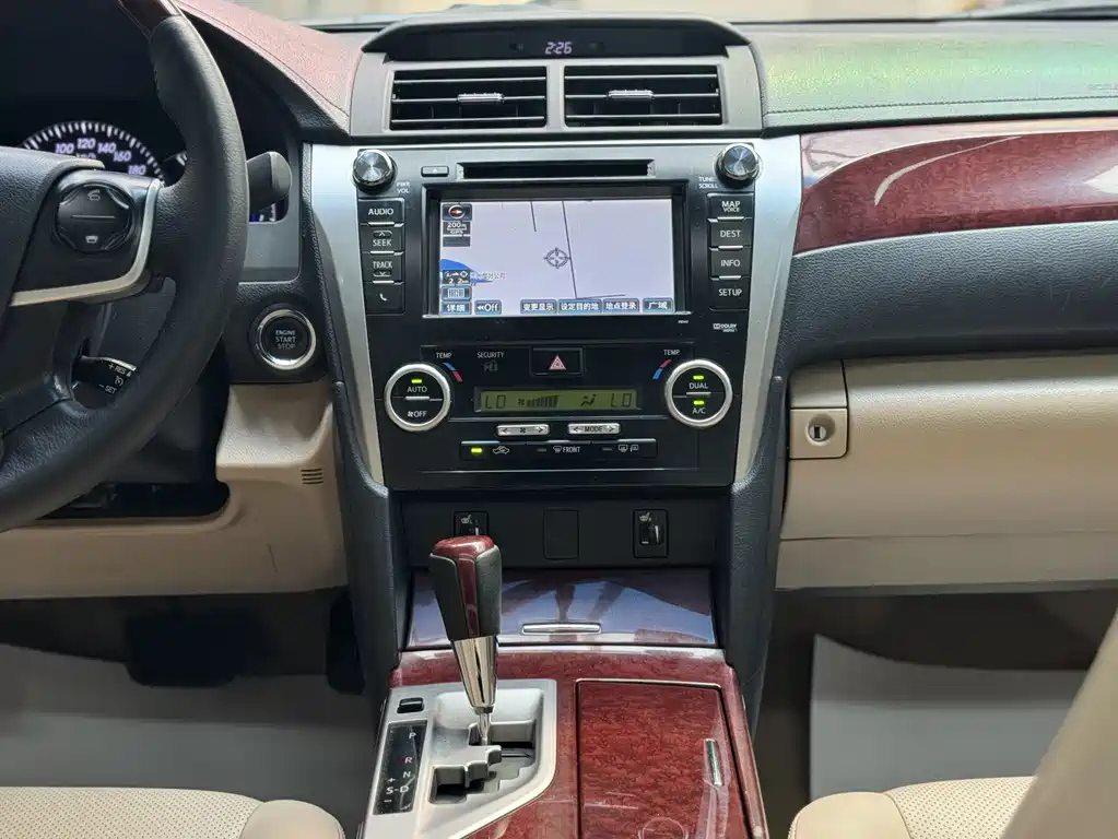 TOYOTA CAMRY 2012