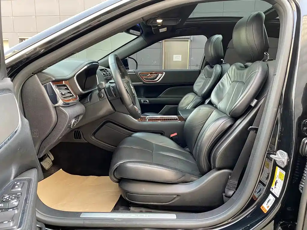LINCOLN CONTINENTAL 2017