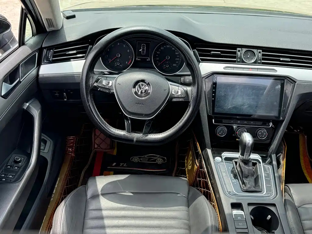 VOLKSWAGEN MAGOTAN 2020