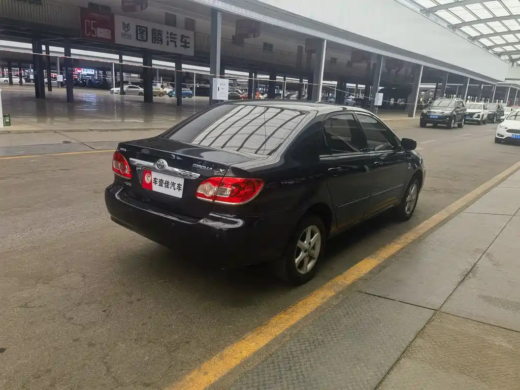 TOYOTA COROLLA 2011