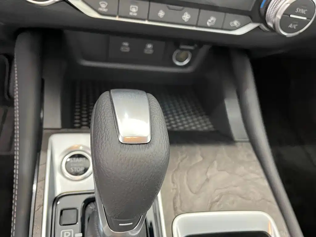 NISSAN TEANA 2024