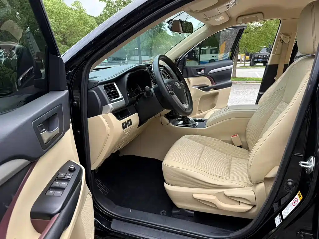 TOYOTA HIGHLANDER 2015