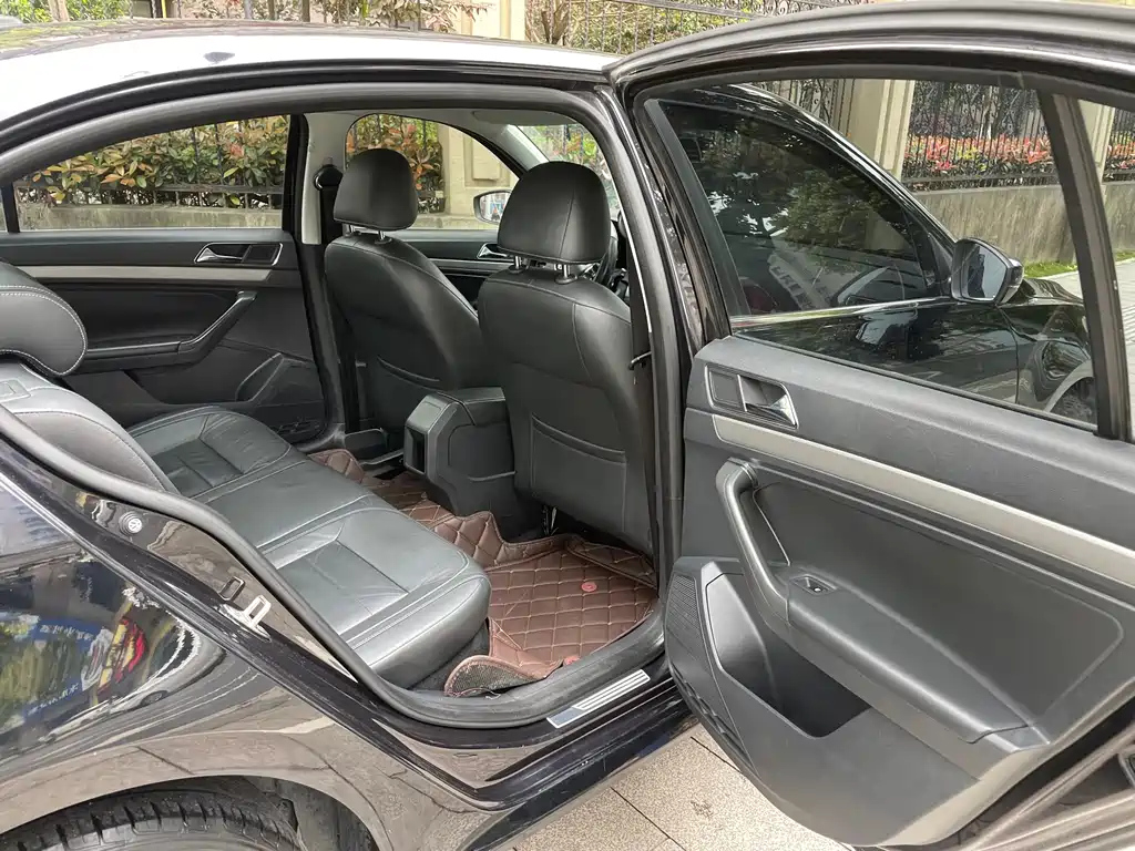 VOLKSWAGEN LAVIDA 2016