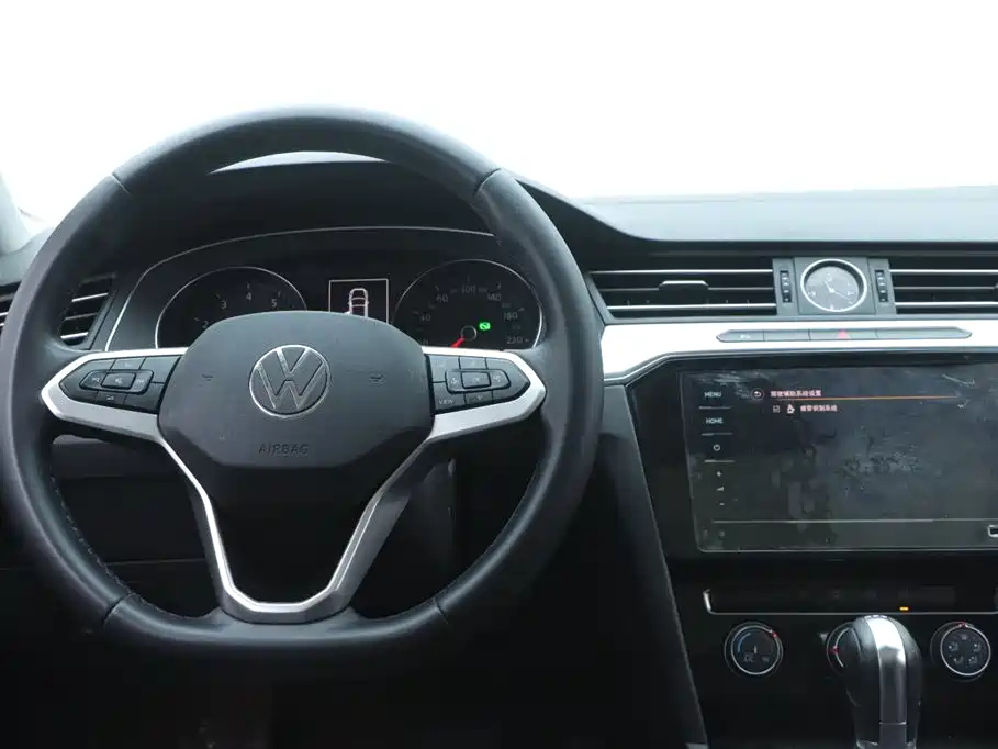 VOLKSWAGEN MAGOTAN 2022
