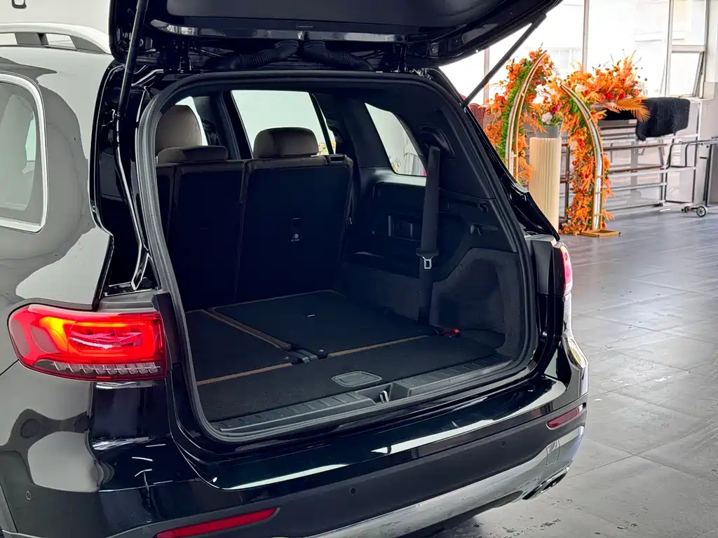 MERCEDES BENZ GLB 2023