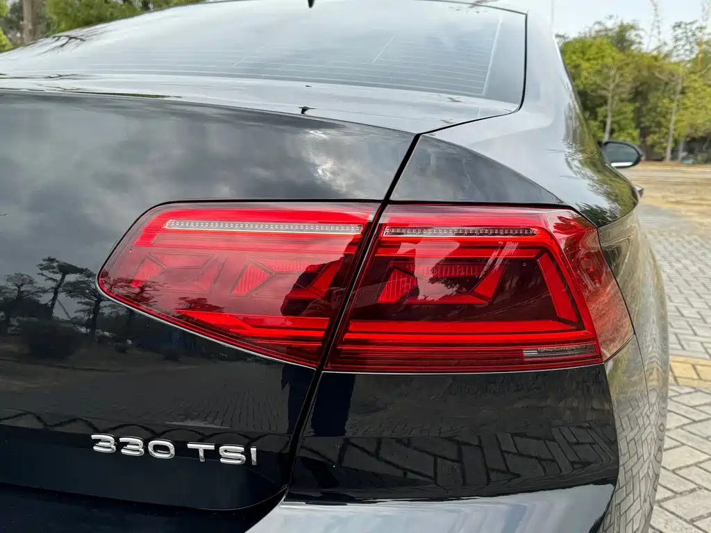 VOLKSWAGEN MAGOTAN 2022