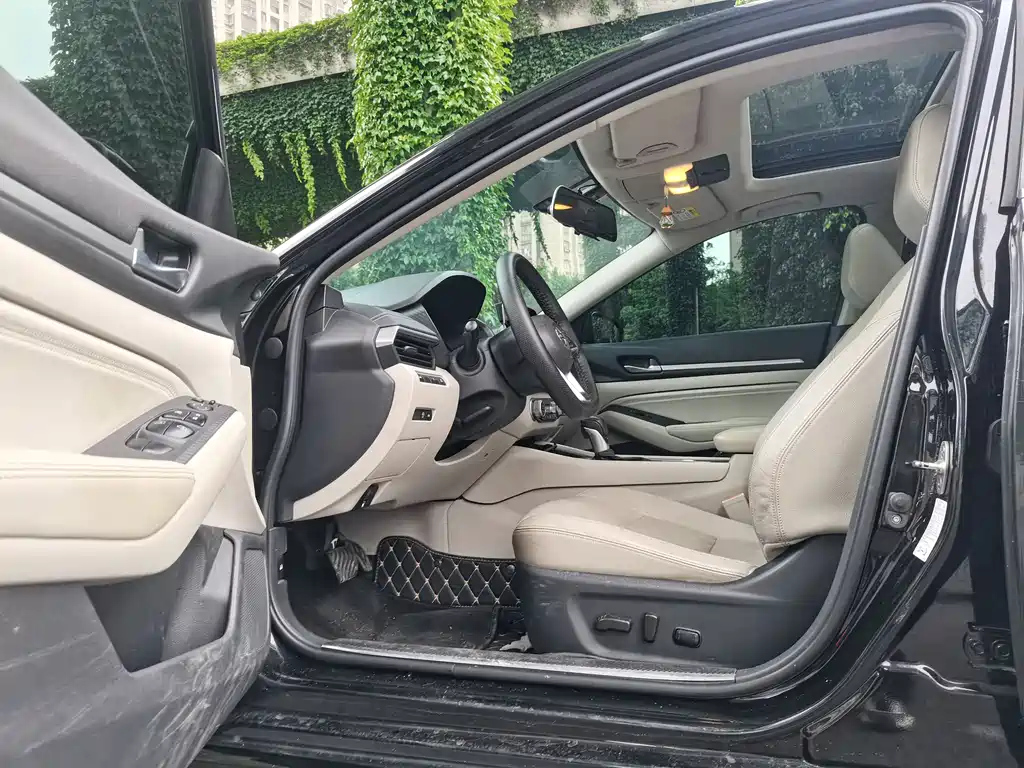 NISSAN TEANA 2019