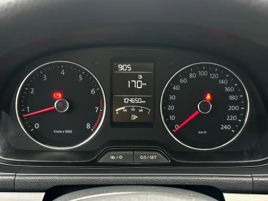 VOLKSWAGEN LAVIDA 2015