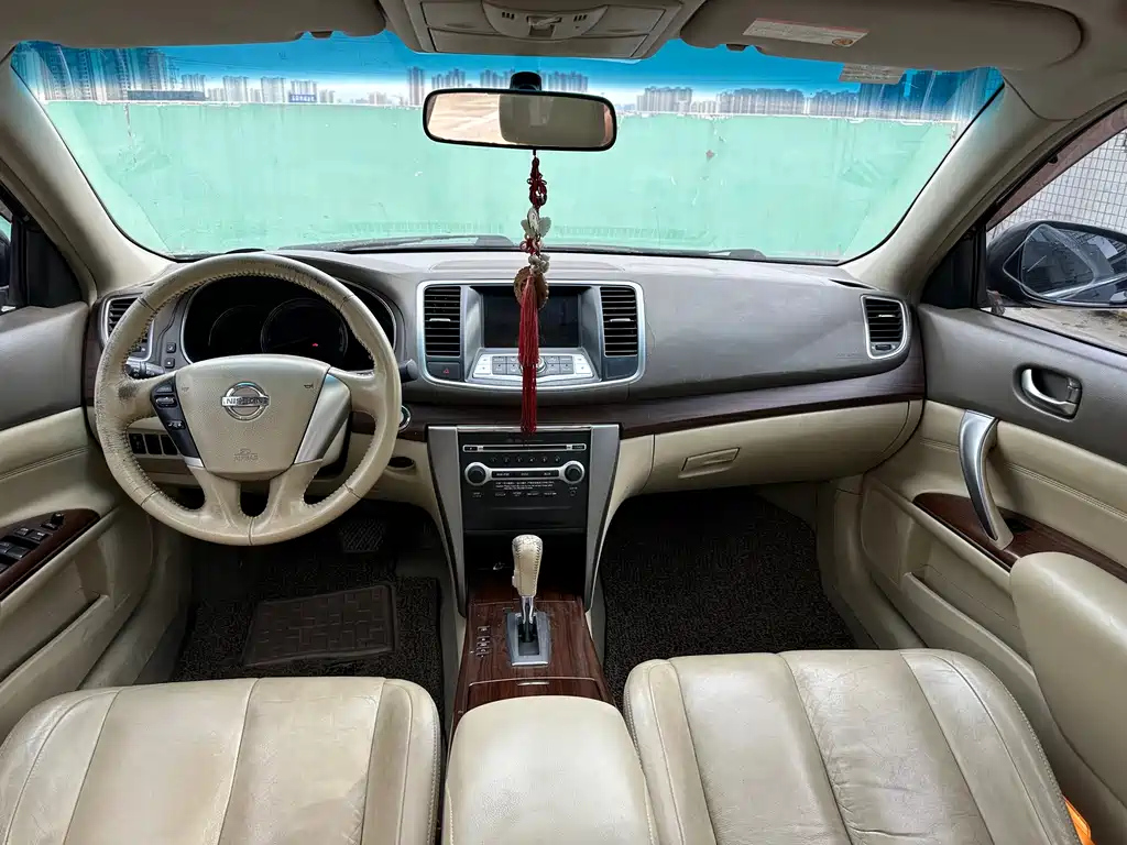 NISSAN TEANA 2010