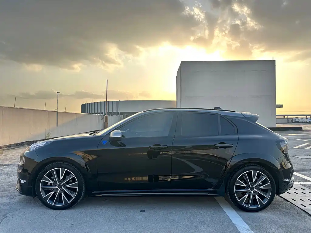 LYNK&CO 02 HATCHBACK 2022