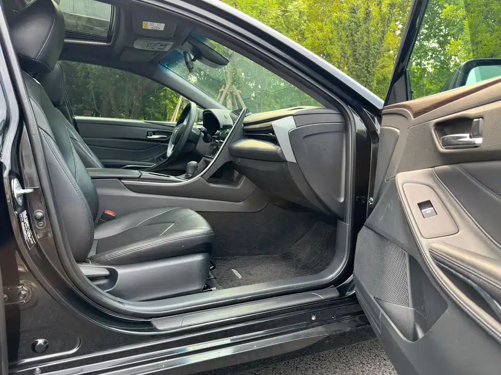 TOYOTA AVALON 2020