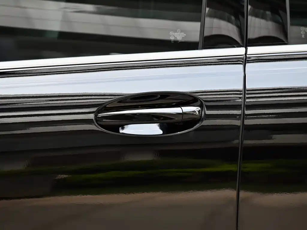MERCEDES BENZ GLB 2023