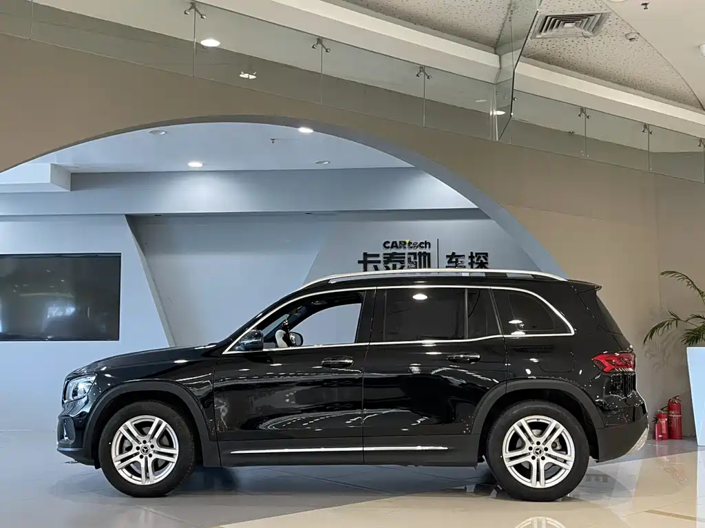 MERCEDES BENZ GLB 2021