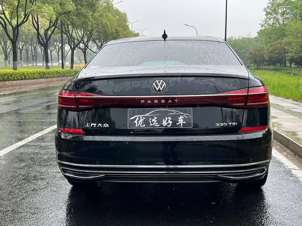 VOLKSWAGEN PASSAT 2022