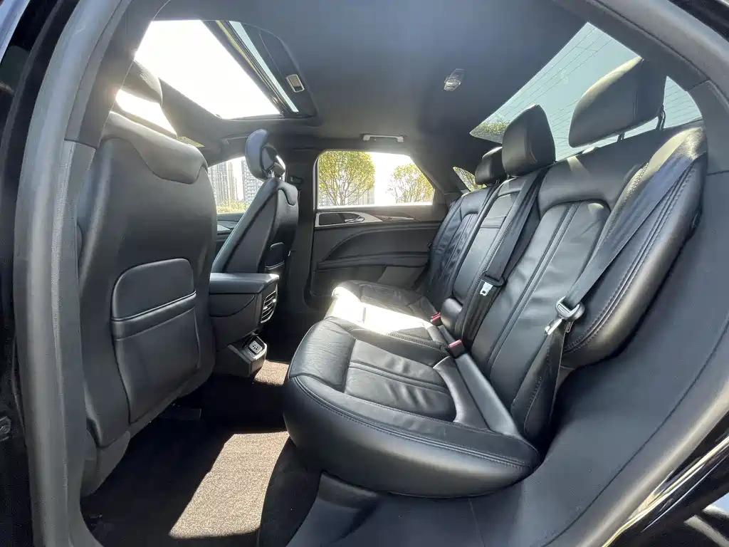 LINCOLN MKZ 2017