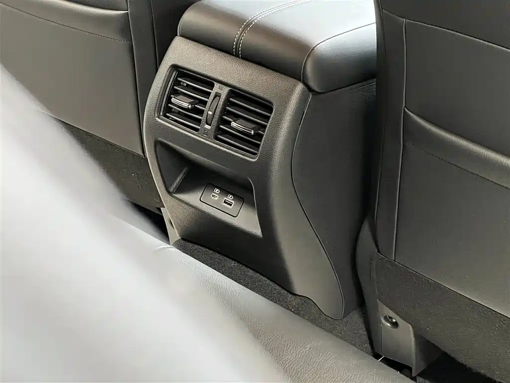 NISSAN TEANA 2023
