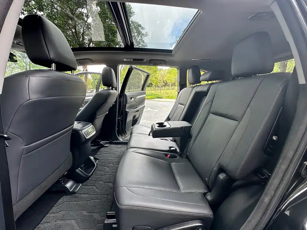 TOYOTA HIGHLANDER 2019