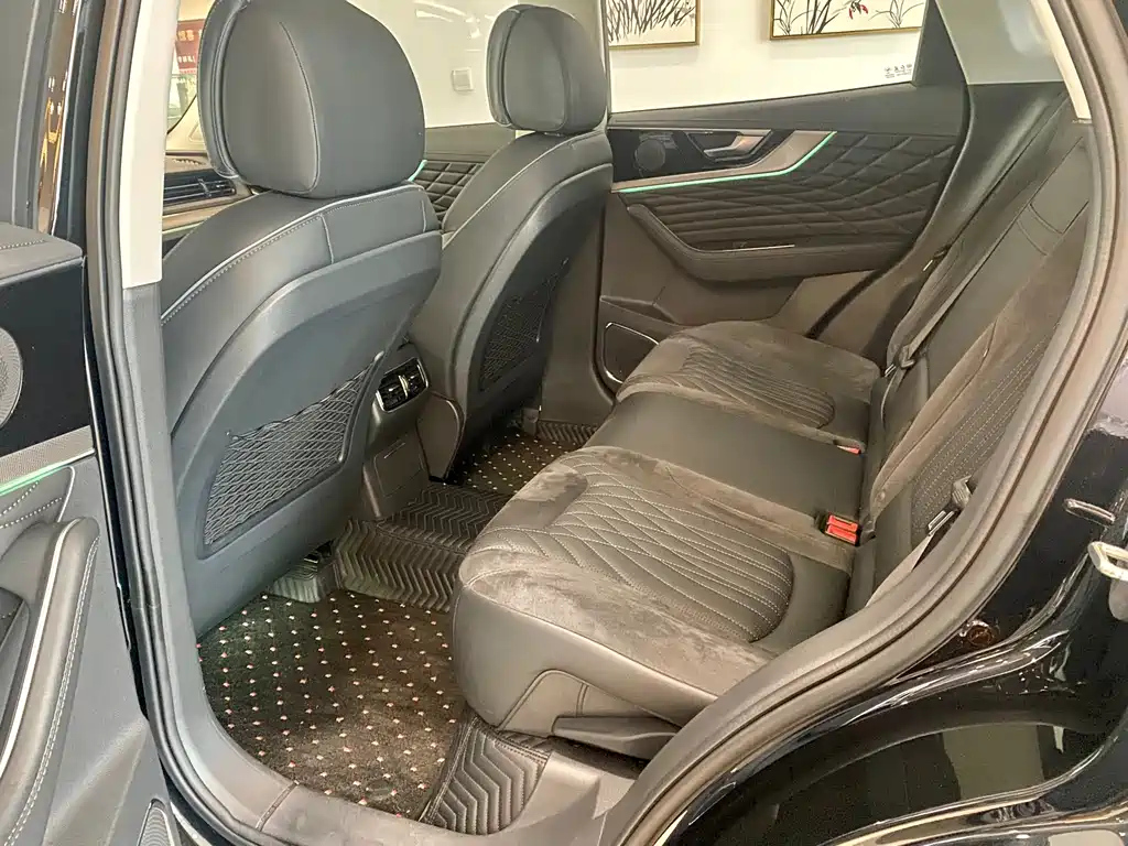HONGQI HS5 2023