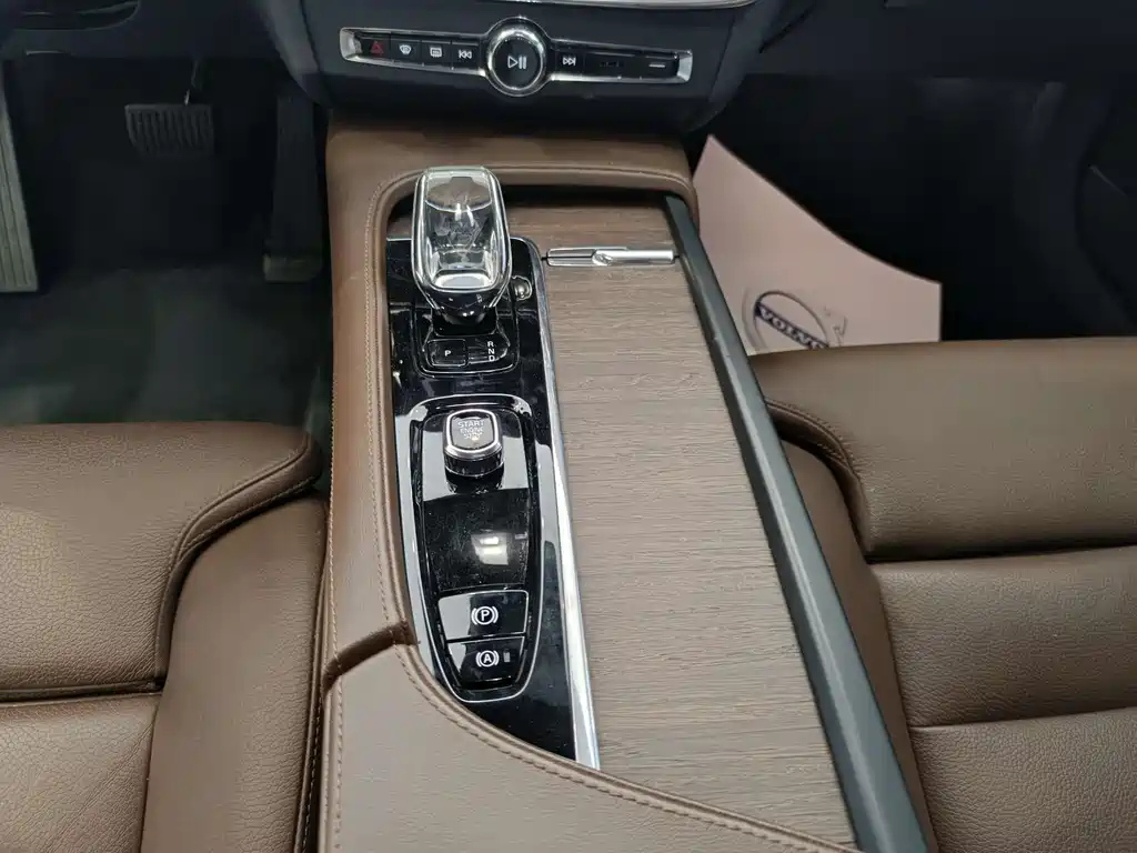 VOLVO S90 2022